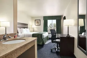 Oak Tree Inn, McAlester - Image 4