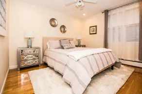 Sunny spacious 2 bed plus den MBTA mins to Boston - Image 3