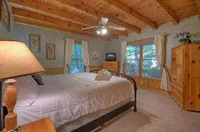 Lallybroch On The Lake is a Welcoming Retreat Among the Ambiance of Lake Mcclure. Non Pet-friendly - Image 4