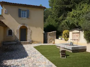 Lovely Holiday Home With Private Pool - Image 4