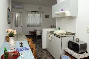 Yannis Pothoulakis Apartments - Image 4