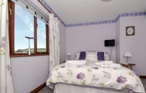 Erris Villa Bed And Breakfast - Image 2