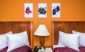 The Minuteman Inn - Image 4