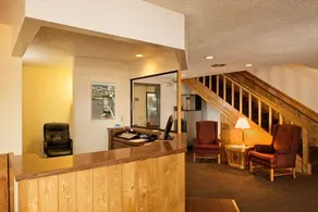 Superior Inn - Image 4