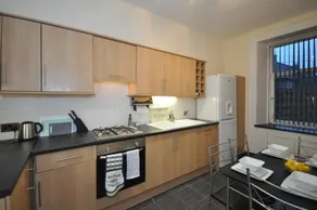 5 Wallace Street - Image 3
