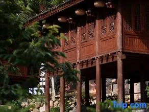 Xingyi Qiangu Jiuye Bed and Breakfast (Fenglin Buyi Scenic Area Branch) - Image 4
