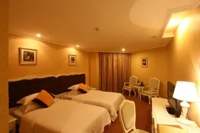 Greet Hotel - Image 4