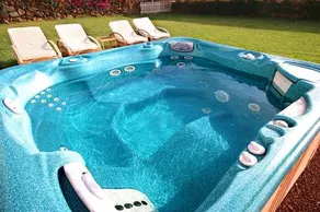 Villa Albe, jacuzzi con vistas al mar - Image 3
