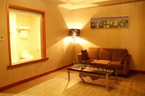 Starway Hotel Yulin Railway Station - Image 2