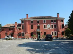 Apartment in Veneto With Shared Pool - Image 3