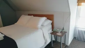 Pine Hill Arms Hotel - Image 2