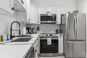 Central 2 br City Sanctuary Commuter friendly - Image 3