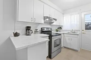 Free Parking Gorgeous 3Bedrooms - Image 5