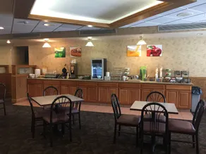 Quality Inn & Suites - Image 5