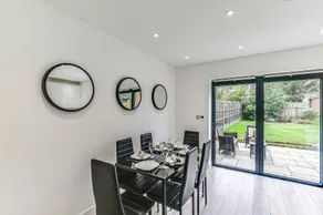 Valley house - Image 5