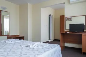 Hotel Sandor - Image 2