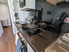 Cozy Two Bedroom Chalet in Sidmouth - Image 2