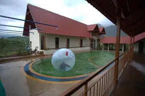 Deluxe Accommodation with Amazing Mountain View - Image 5