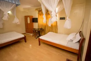 Dans Hotel - Image 3