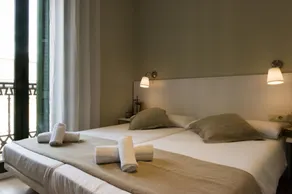 Las Ramblas Apartments III - Image 4