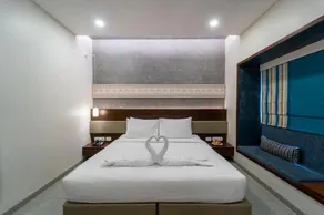 Hotel Dee Cee Manor - Image 3