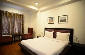 Summit Renaissance Hotel And Spa - Image 5