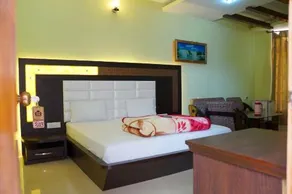 Harman Hotel And Restaurant - Image 2