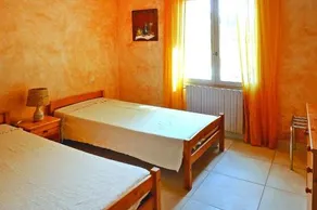 holiday home in Puyméras with garden - Image 5