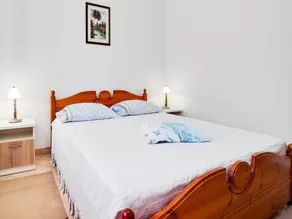 Secluded Apartment in Poreč with Garden - Image 2