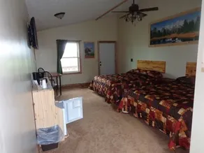 Fair Haven Motel & Cabins - Image 3