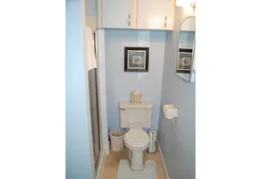 3-Bedroom Lakefront House - Image 5
