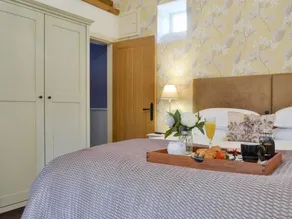 Applegate Cottage - Image 3