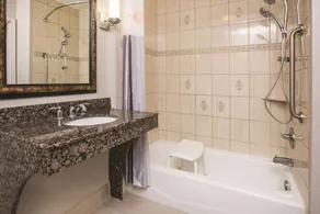 La Quinta Inn & Suites Dallas South-DeSoto - Image 4