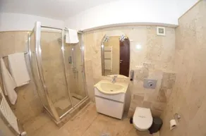 Hotel Regina Noptii - Image 4