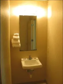 Sandpiper Motel - Image 5