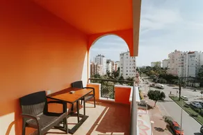 Voswos Garage Coffee & Hotel - Image 4