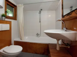 Cosily Furnished Small Wooden House - Image 2