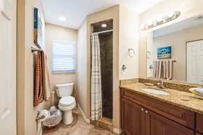 Comfy Home W/ Heated Pool Near Siesta Key Beach 2 Bedroom Home - Image 5
