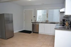 Beautiful 2 bedroom place in Surrey/Langley - Image 4