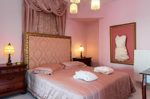 Rafkos Hill Mansion - Image 4