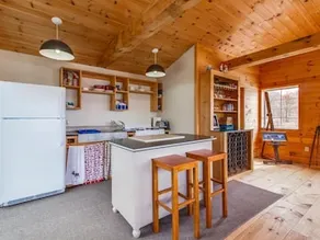 The Artist Shack - Image 4