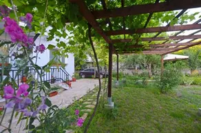 Bistra Guest Rooms - Image 4