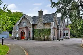 Luxury Scottish Apartment - Image 2