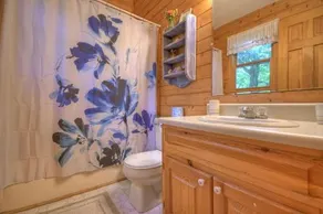 Lallybroch On The Lake is a Welcoming Retreat Among the Ambiance of Lake Mcclure. Non Pet-friendly - Image 5