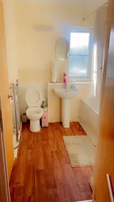 Stunning 2-Bed Apartment In London - Image 2