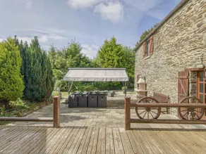 Enticing Holiday Home in Berigny with Swimming Pool - Image 2