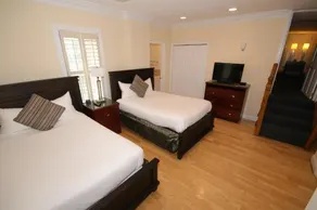 Grand Family Condo - Image 3