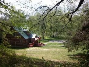 A_papa_bears_river_cabin - Image 3