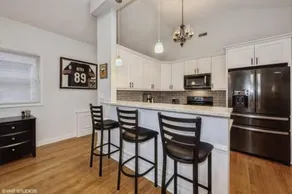 2-Bed 2-Bath Apt - Close to UC w/ Free Parking - Image 5