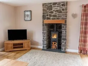 Holly House - Image 4